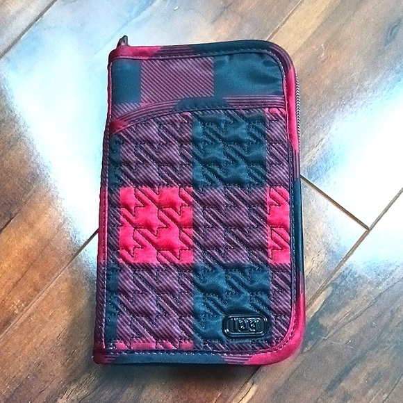 lug Bags Lug Tandem Zip Se Rfid Passport Wallet Plaid Black Red